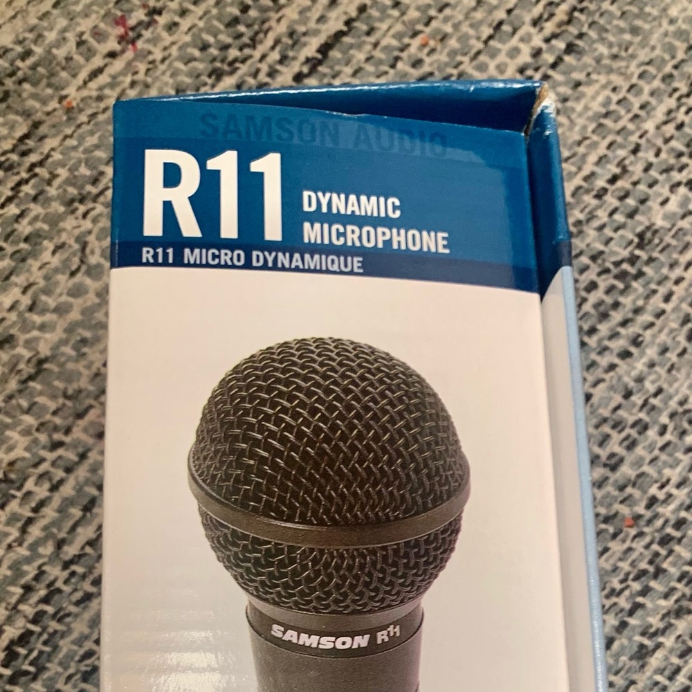 microphone make me an offer